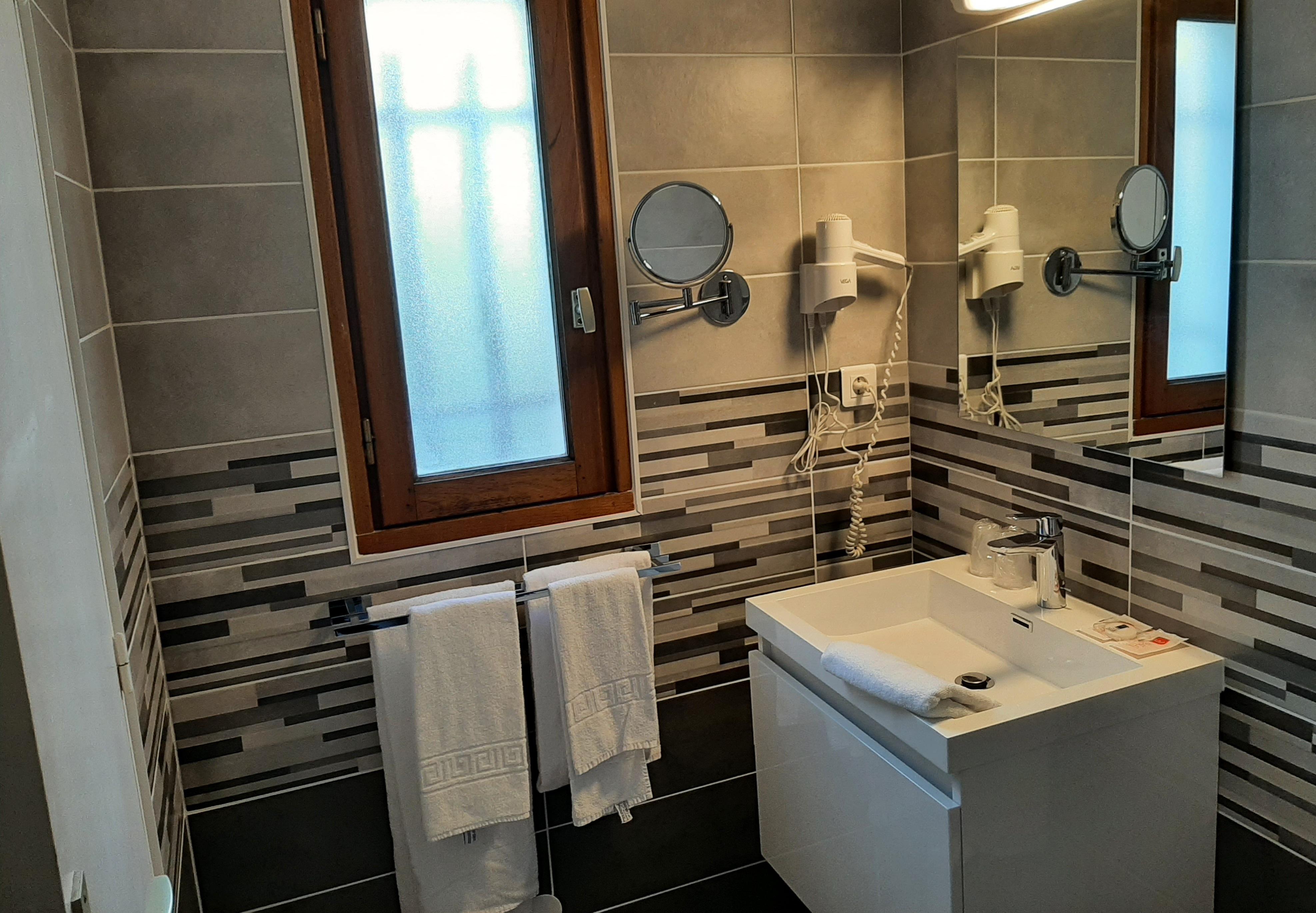 Sure Hotel By Best Western Saintes Ngoại thất bức ảnh